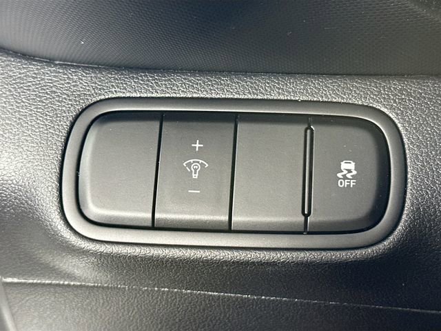 Used 2023 Hyundai Venue Limited image 24