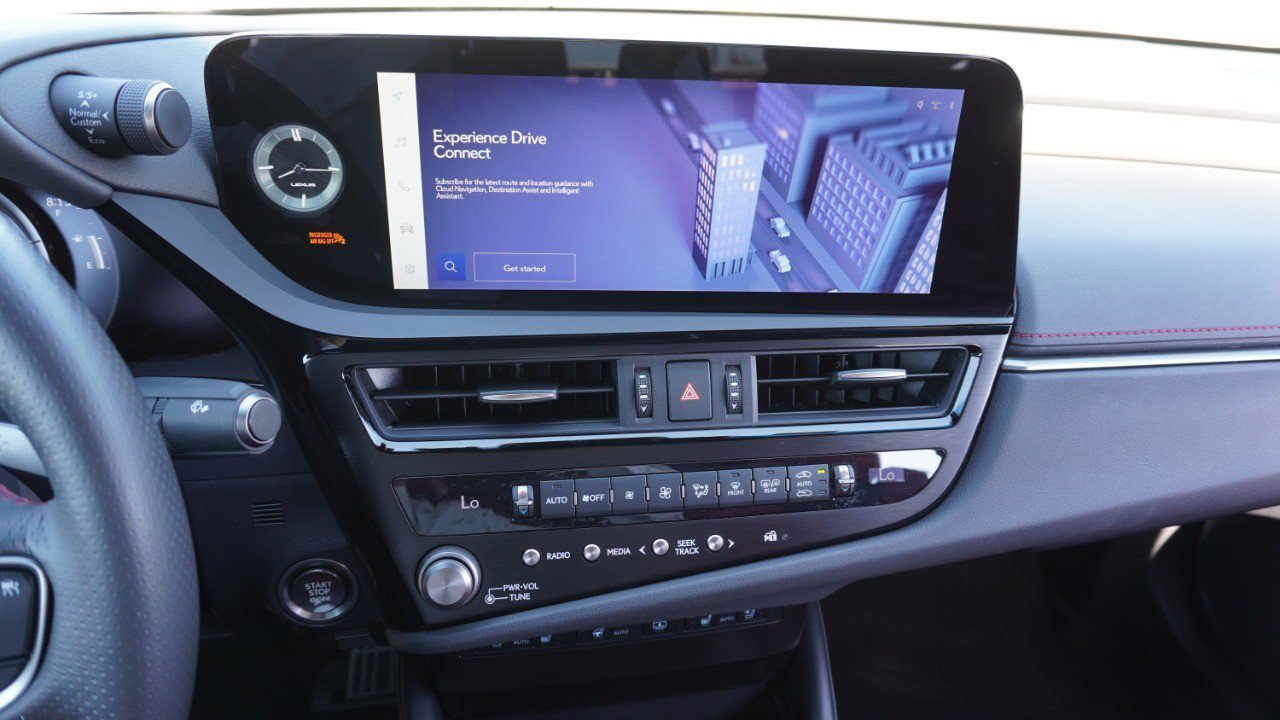 Certified 2024 Lexus ES 350 F Sport w/ Accessory Package (Z2) FWD image 17