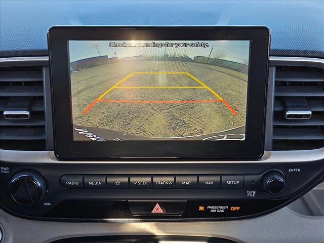 Used 2020 Hyundai Venue image 16