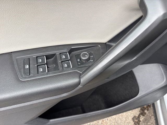 Used 2021 Volkswagen Tiguan SE AWD/4WD image 14