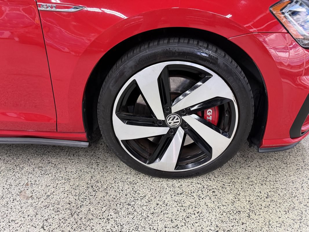 Used 2019 Volkswagen GTI SE FWD image 38