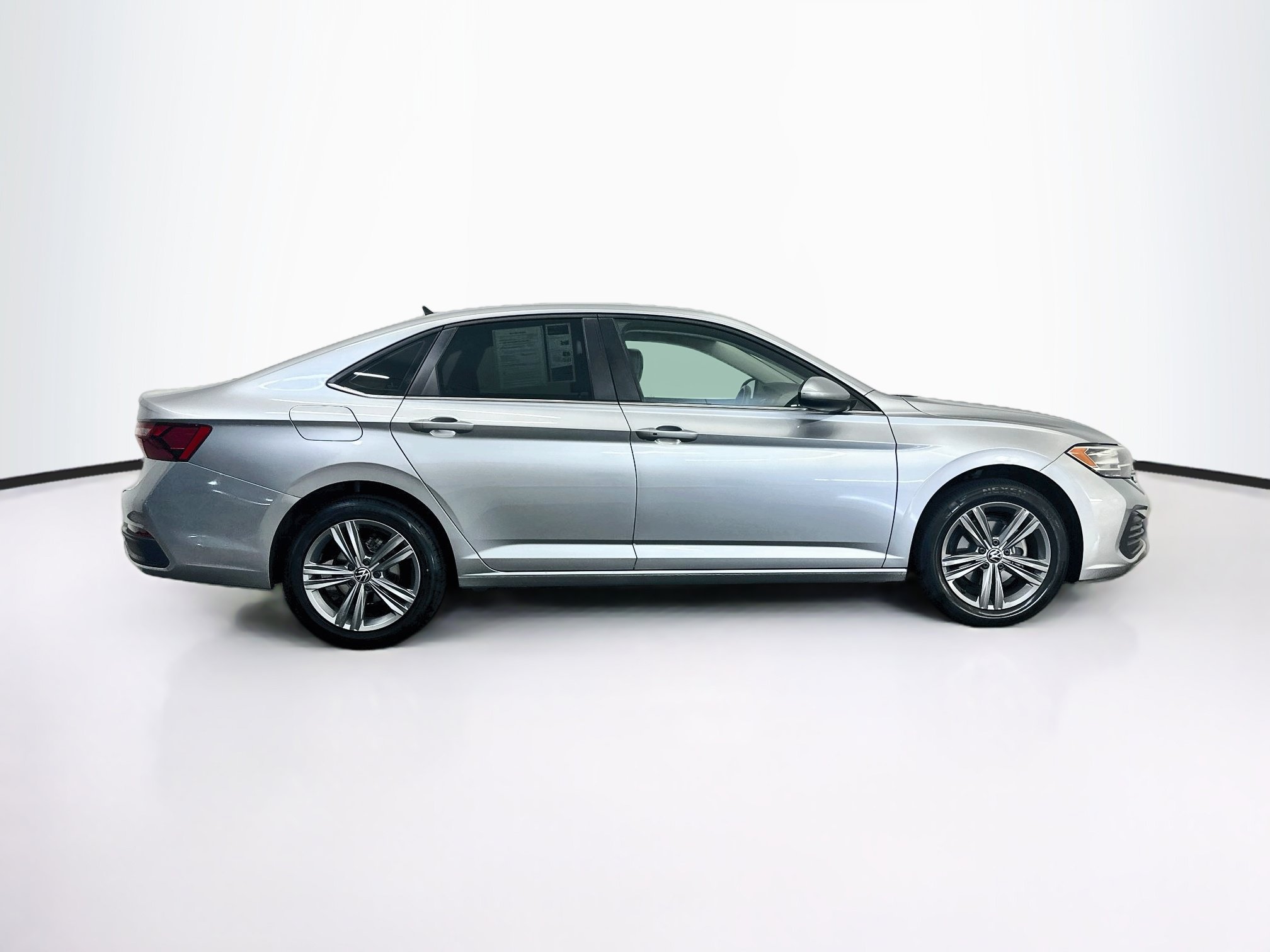 Used 2024 Volkswagen Jetta SE FWD image 10