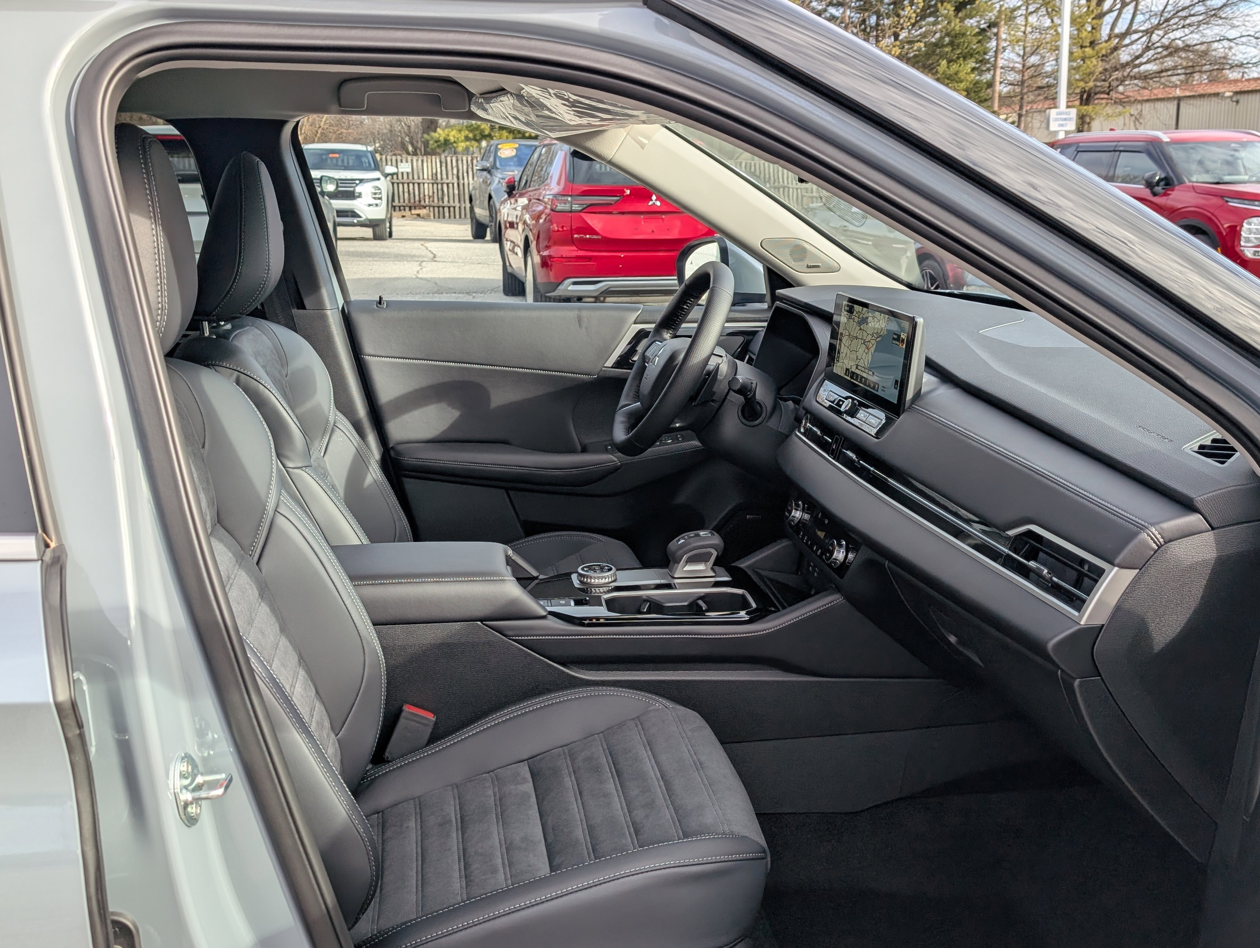 New 2026 Mitsubishi Outlander SE image 10