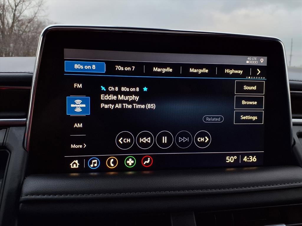 Used 2021 Chevrolet Suburban LT w/ LT Signature Package image 13