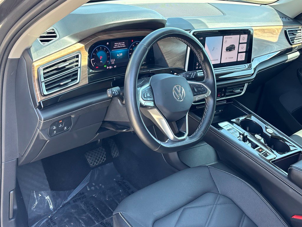 Used 2025 Volkswagen Atlas SE FWD image 8