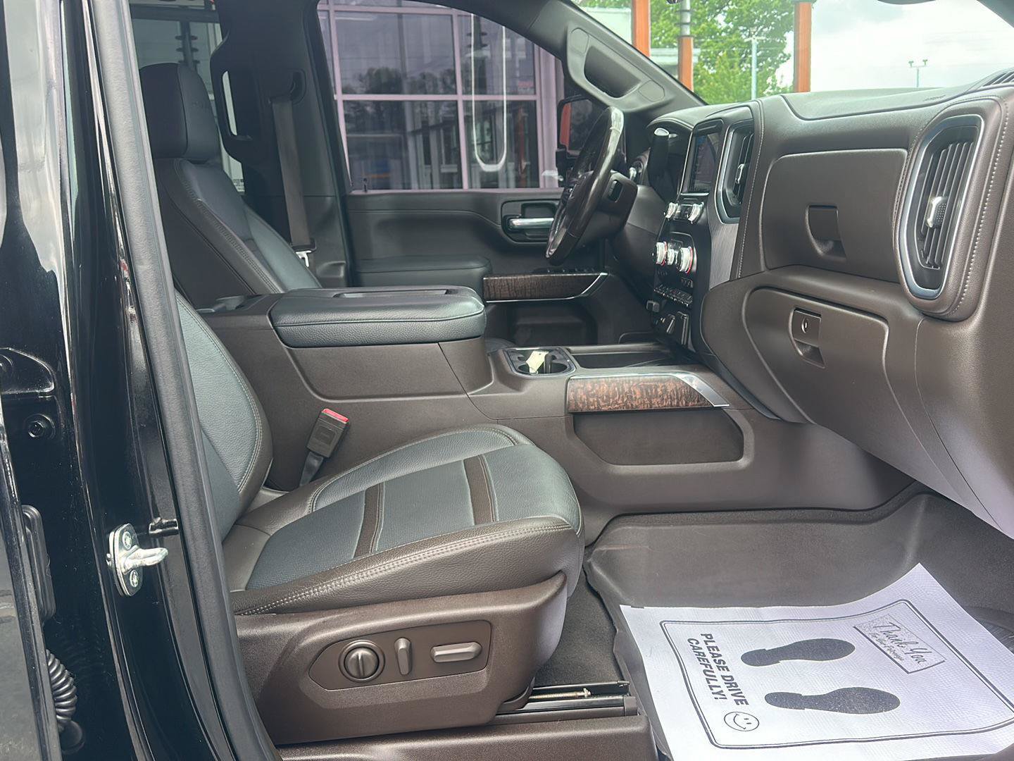 Used 2020 GMC Sierra 3500 Denali w/ Denali Ultimate Package AWD/4WD image 11