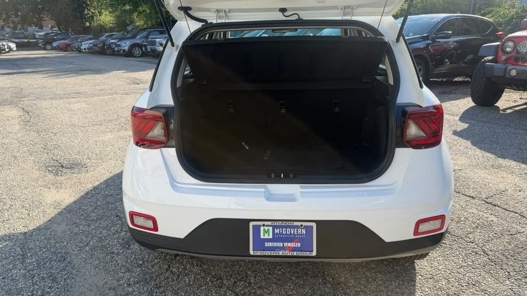 Certified 2026 Hyundai Venue SEL FWD image 6