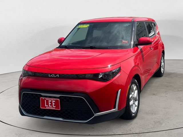Used 2023 Kia Soul LX w/ LX Technology Package FWD image 1