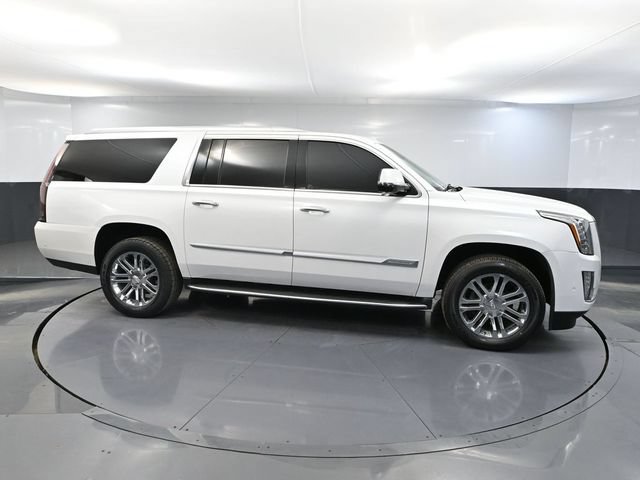 Used 2017 Cadillac Escalade ESV 4WD image 4