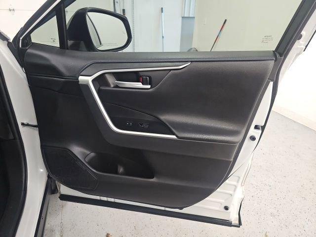 Used 2023 Toyota RAV4 XSE AWD/4WD image 37