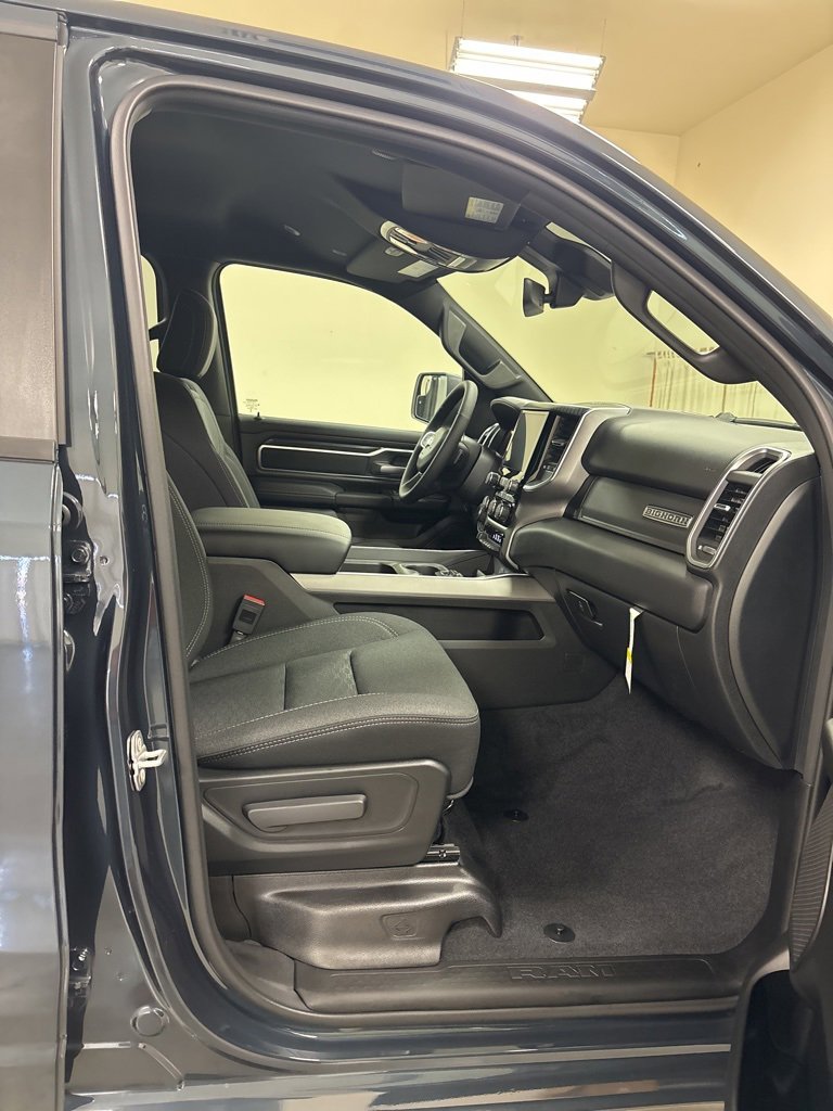 New 2026 RAM 1500 4x4 Crew Cab image 25