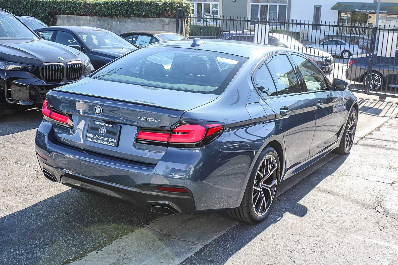 Certified 2023 BMW 530e w/ M Sport Package image 4