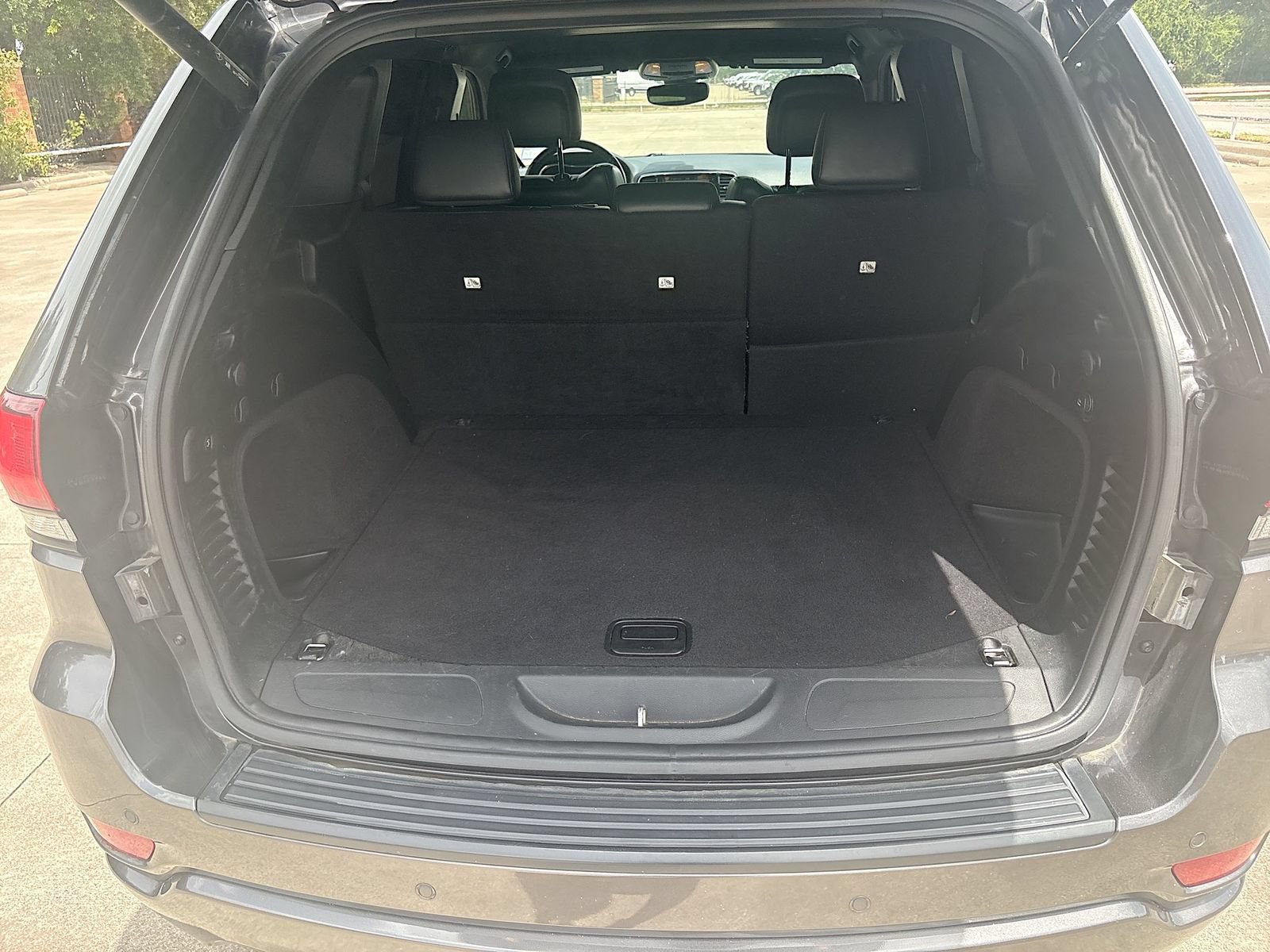 Used 2020 Jeep Grand Cherokee Altitude RWD image 27