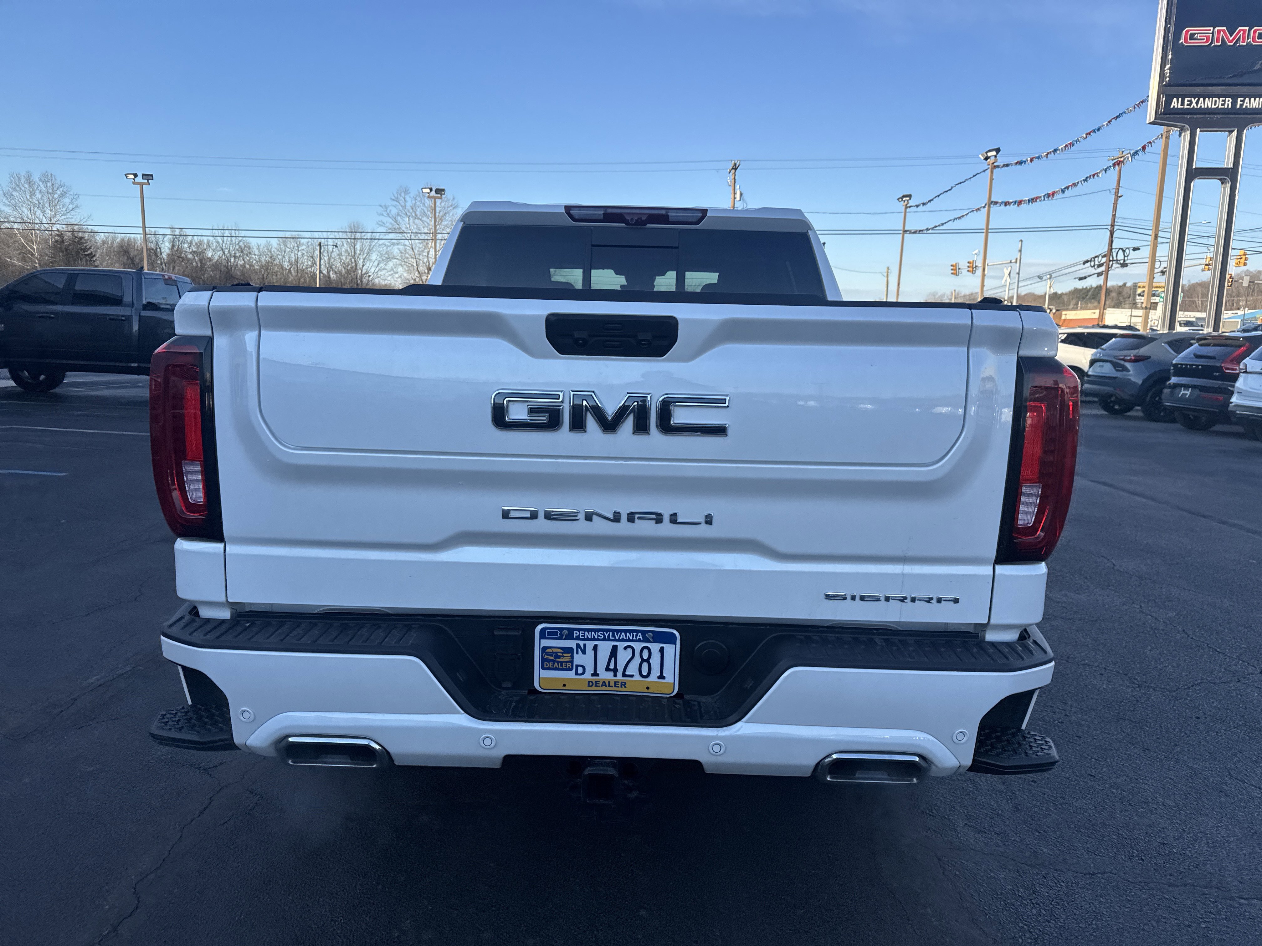 Used 2025 GMC Sierra 1500 Denali Ultimate image 4