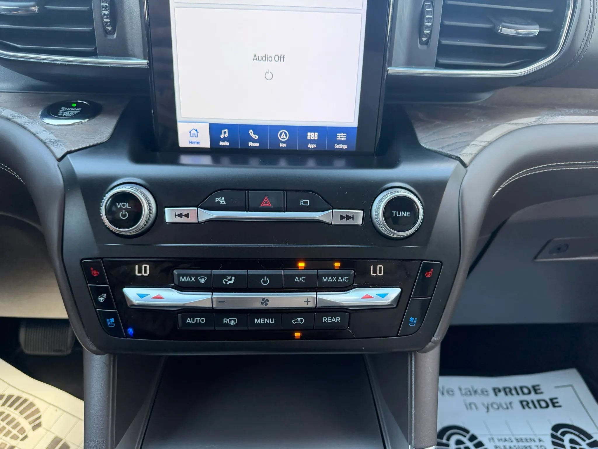 Used 2020 Ford Explorer Platinum w/ Premium Technology Package AWD/4WD image 11