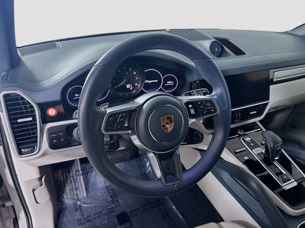 Certified 2023 Porsche Cayenne Platinum Edition image 12