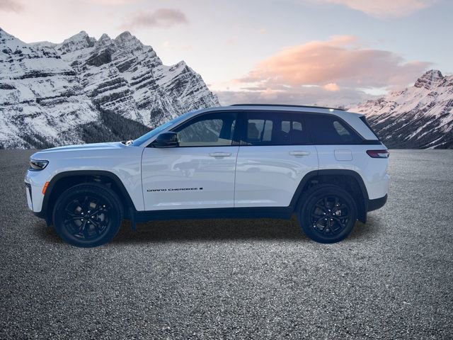 New 2026 Jeep Grand Cherokee Altitude image 2