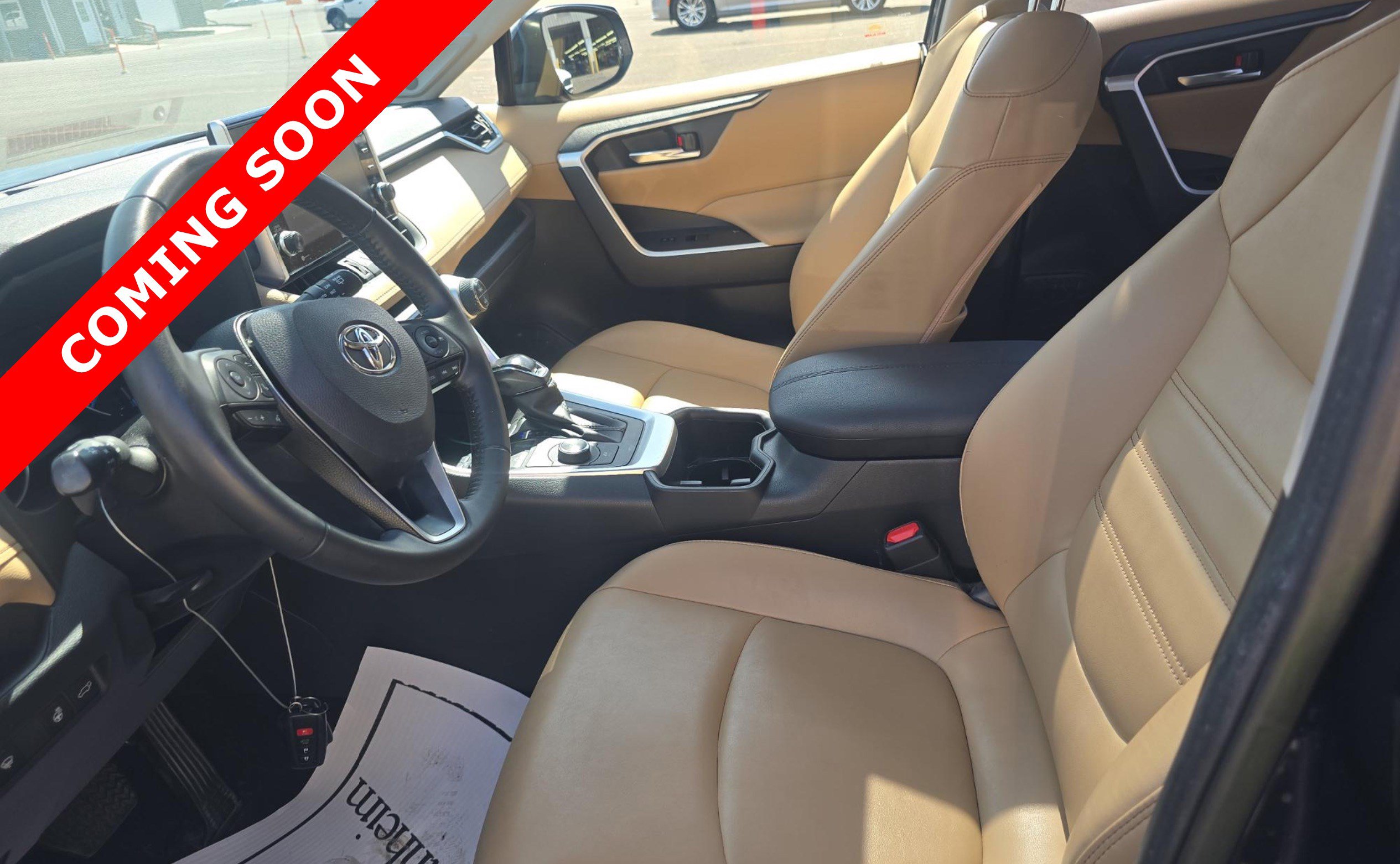 Used 2022 Toyota RAV4 XLE Premium image 6