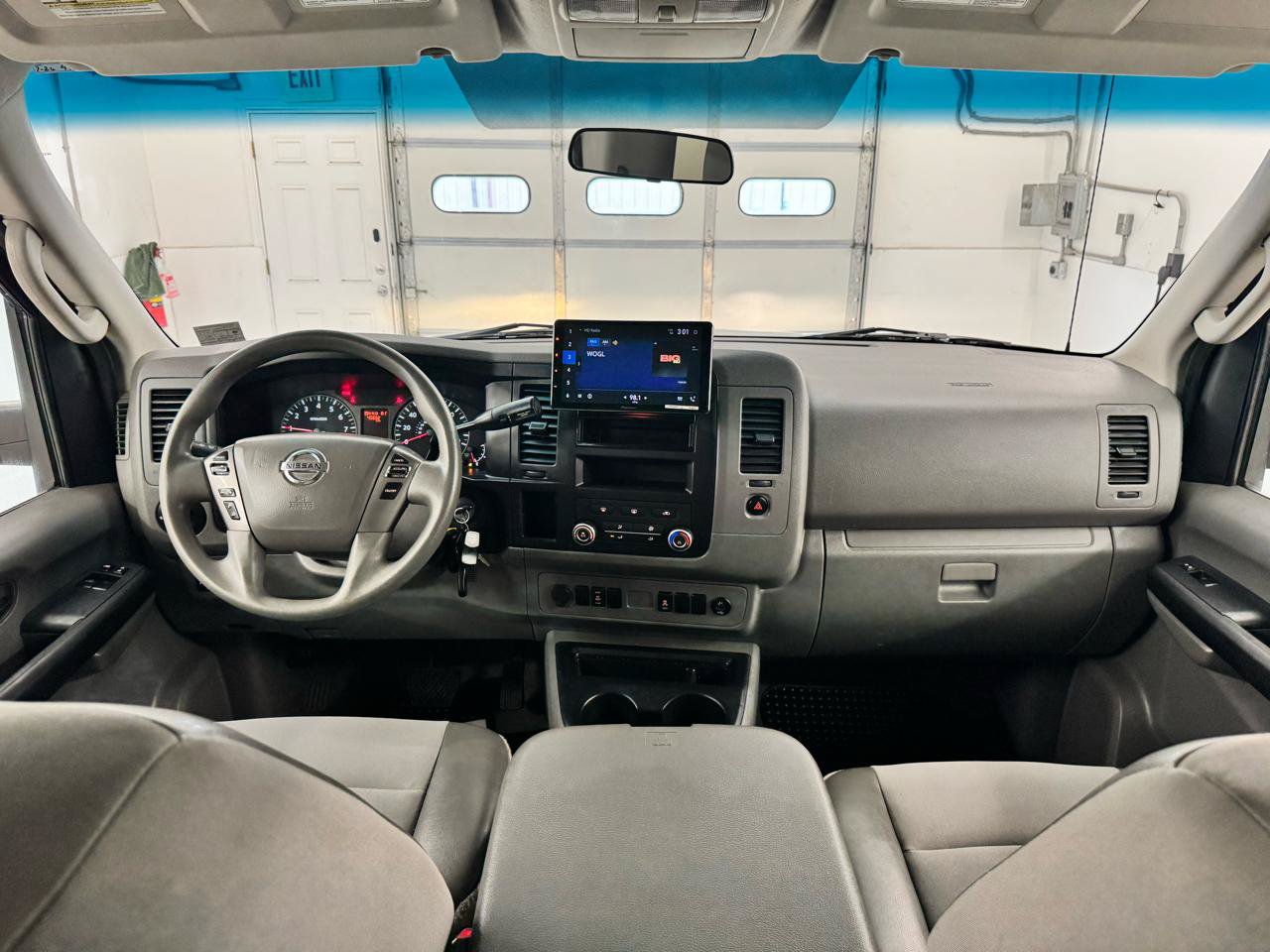 Used 2014 Nissan NV 3500 SV w/ Technology Package RWD image 16