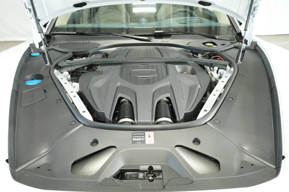 Certified 2025 Porsche Panamera 4 AWD/4WD image 29