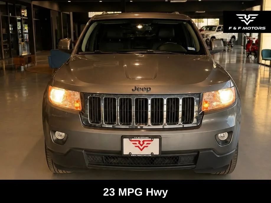 Used 2012 Jeep Grand Cherokee Laredo AWD/4WD image 3
