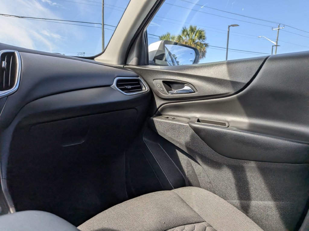 Used 2021 Chevrolet Equinox LT w/ Driver Convenience Package AWD/4WD image 17