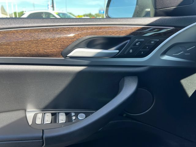 Used 2025 BMW X4 xDrive30i AWD/4WD image 32