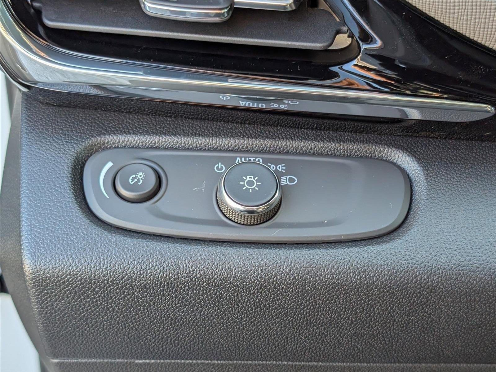 New 2026 Buick Envista Sport Touring FWD image 18
