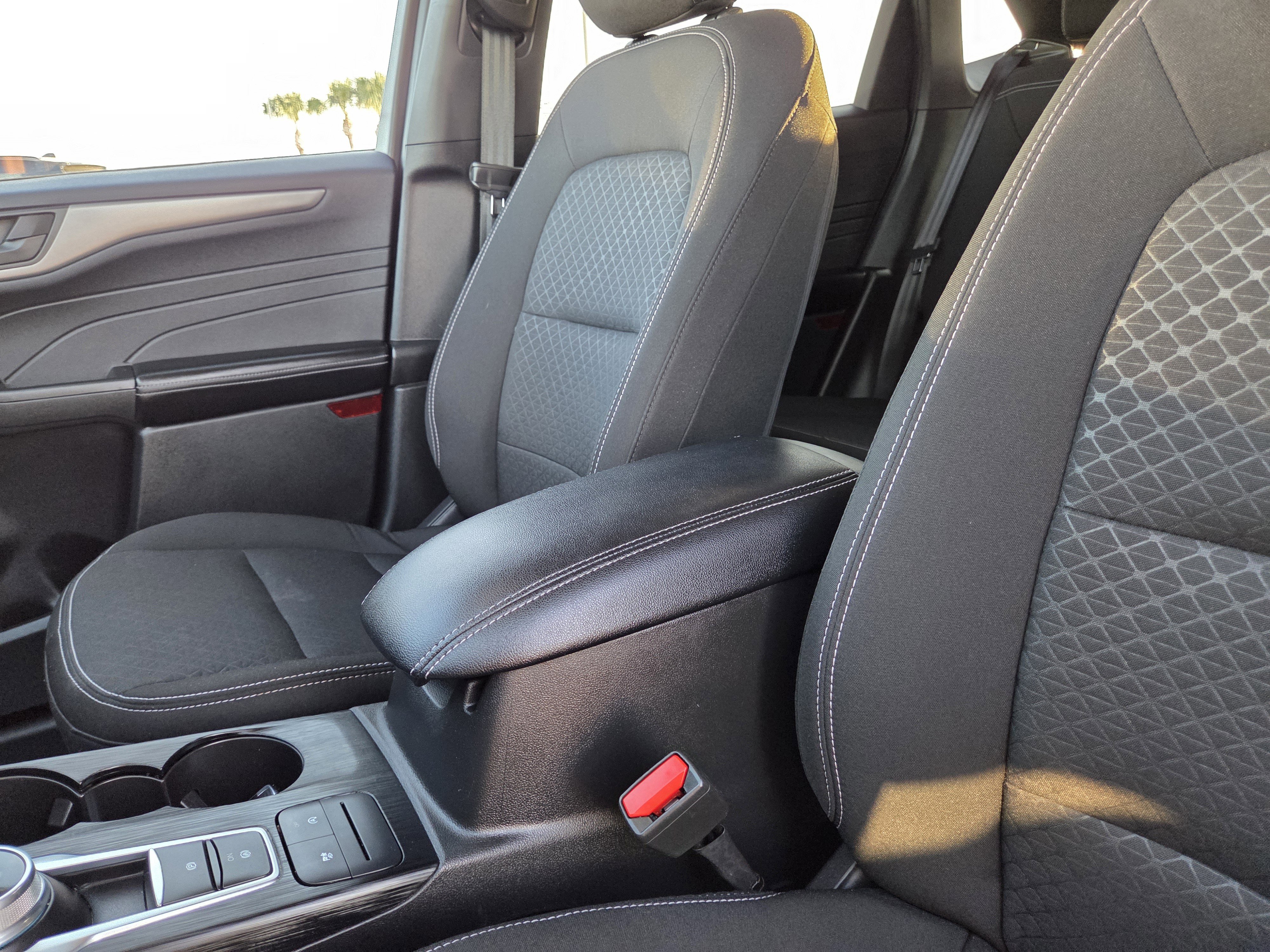 Used 2025 Ford Escape Active image 27