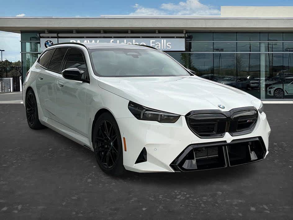 Used 2025 BMW M5 Touring w/ M Driver's Package AWD/4WD image 1