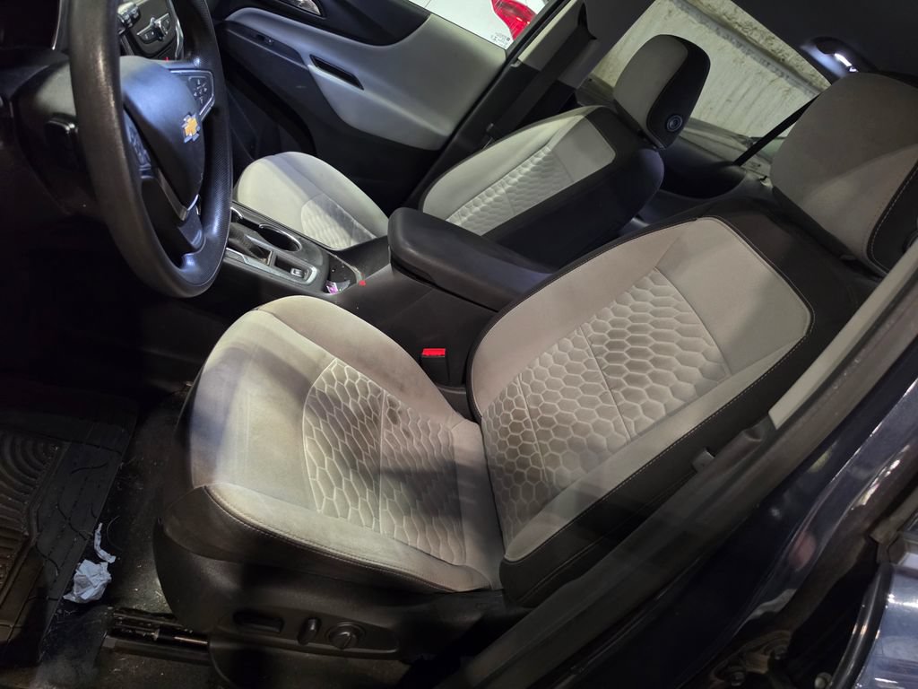 Used 2019 Chevrolet Equinox LS w/ LS Convenience Package AWD/4WD image 6