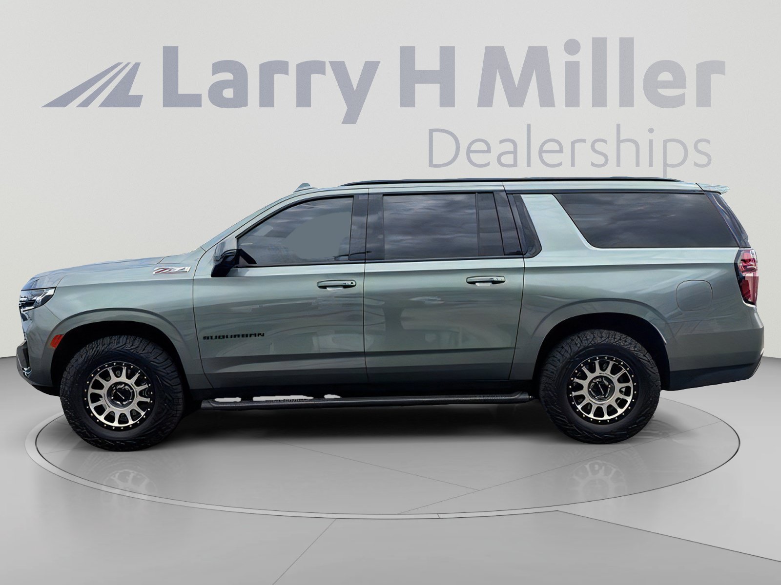 Used 2024 Chevrolet Suburban Z71 w/ Off-Road Capability Package AWD/4WD image 3