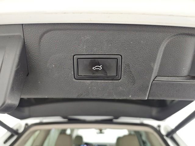 Used 2025 Volkswagen Atlas SEL Premium R-Line AWD/4WD image 29