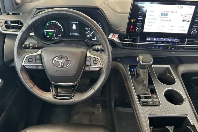 Used 2023 Toyota Sienna XSE w/ XSE Plus Package AWD/4WD image 16