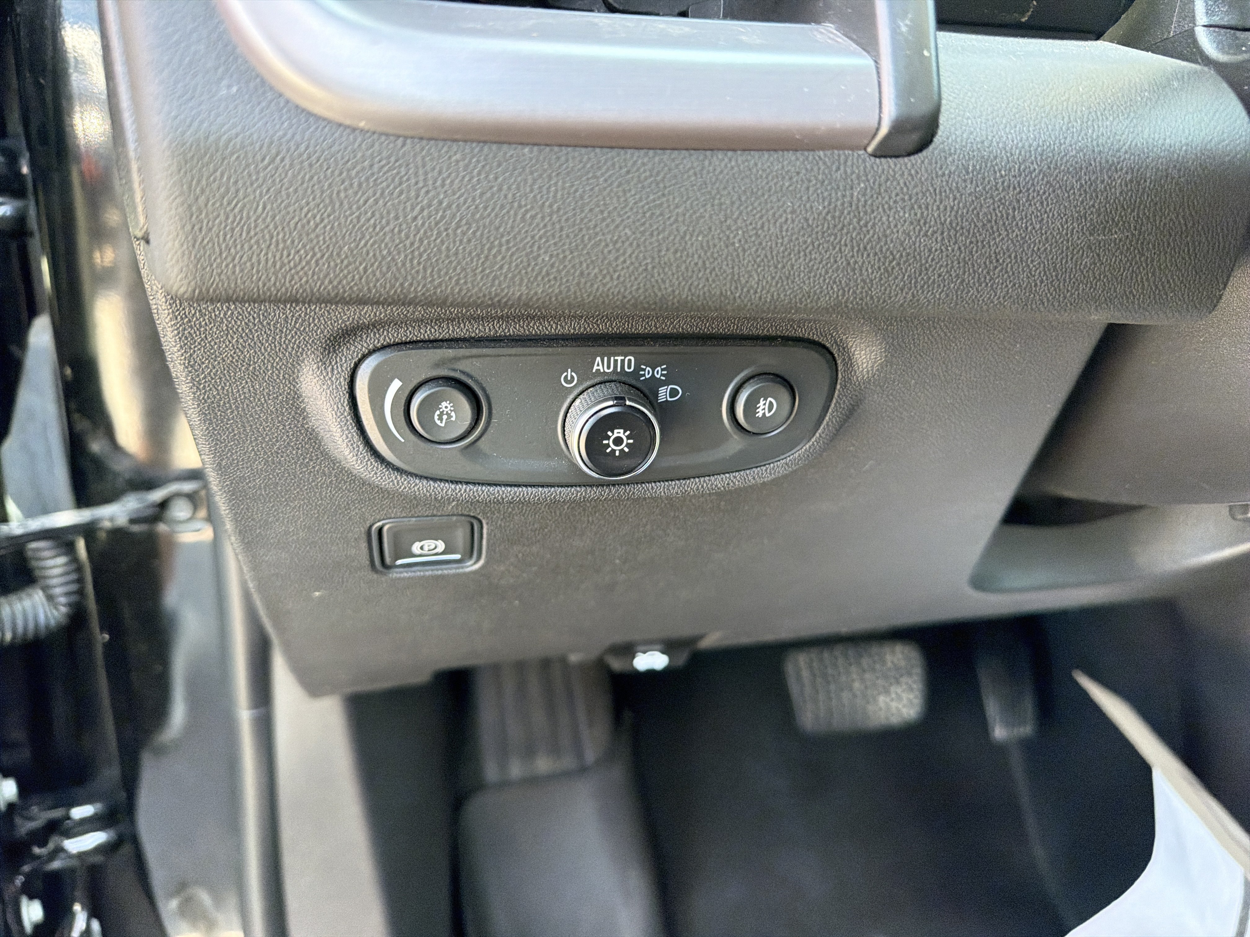 Used 2023 GMC Terrain AT4 AWD/4WD image 17
