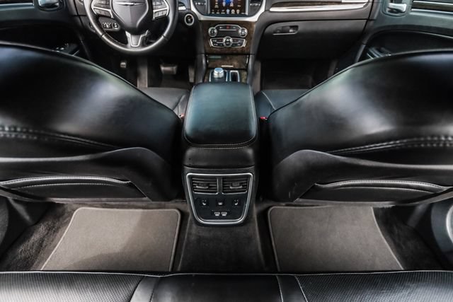 Used 2015 Chrysler 300 C RWD image 44