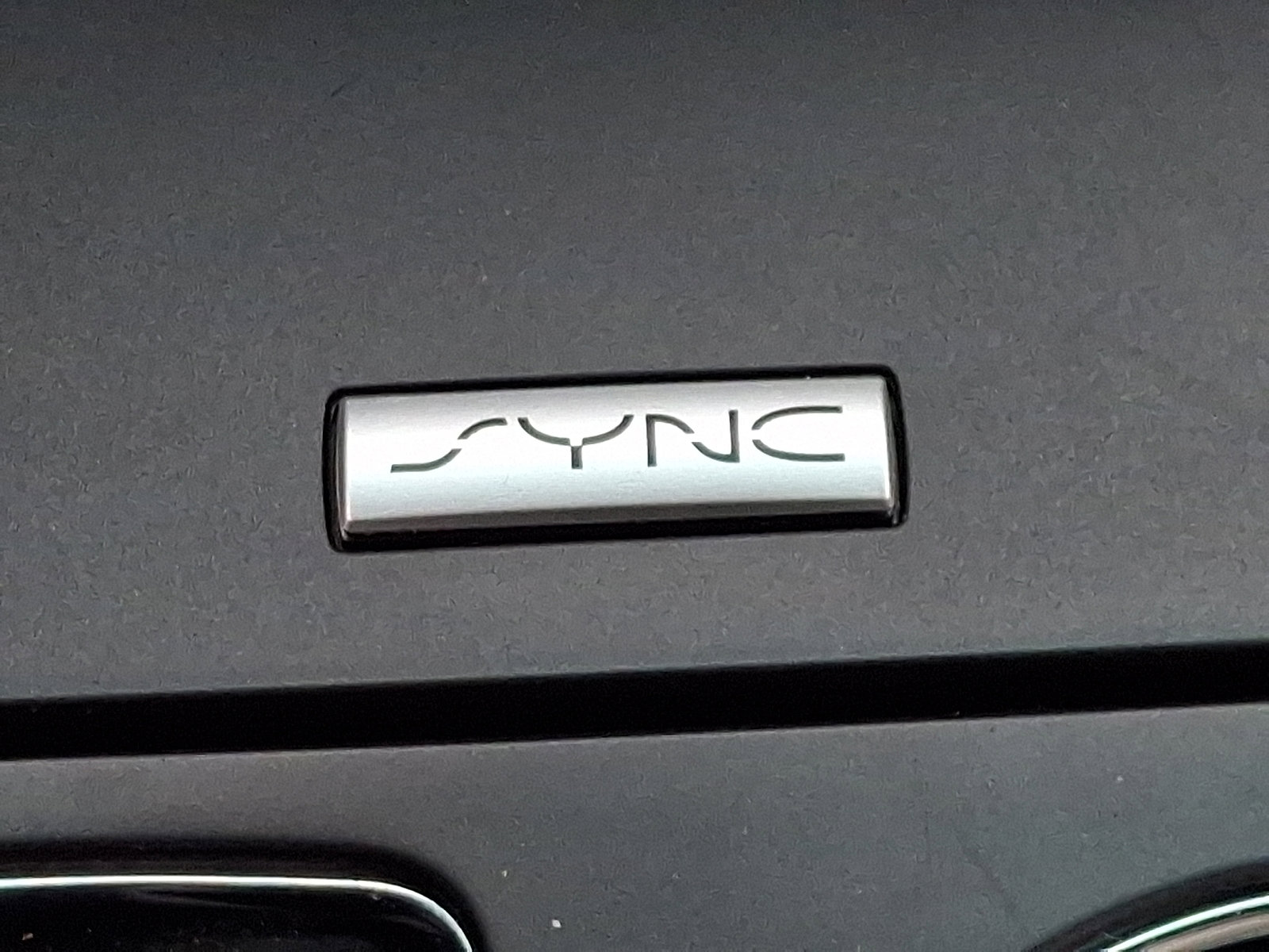 Used 2016 Ford Explorer Platinum image 32