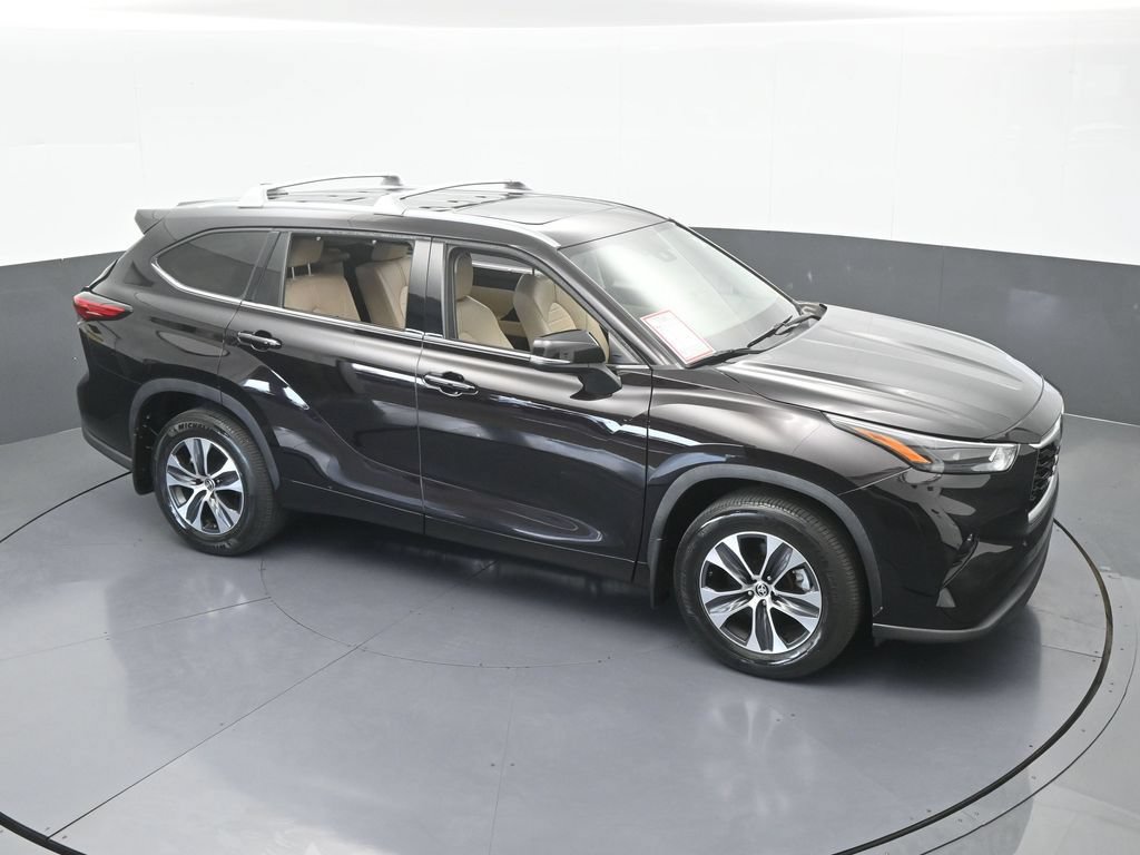 Used 2022 Toyota Highlander XLE FWD image 53
