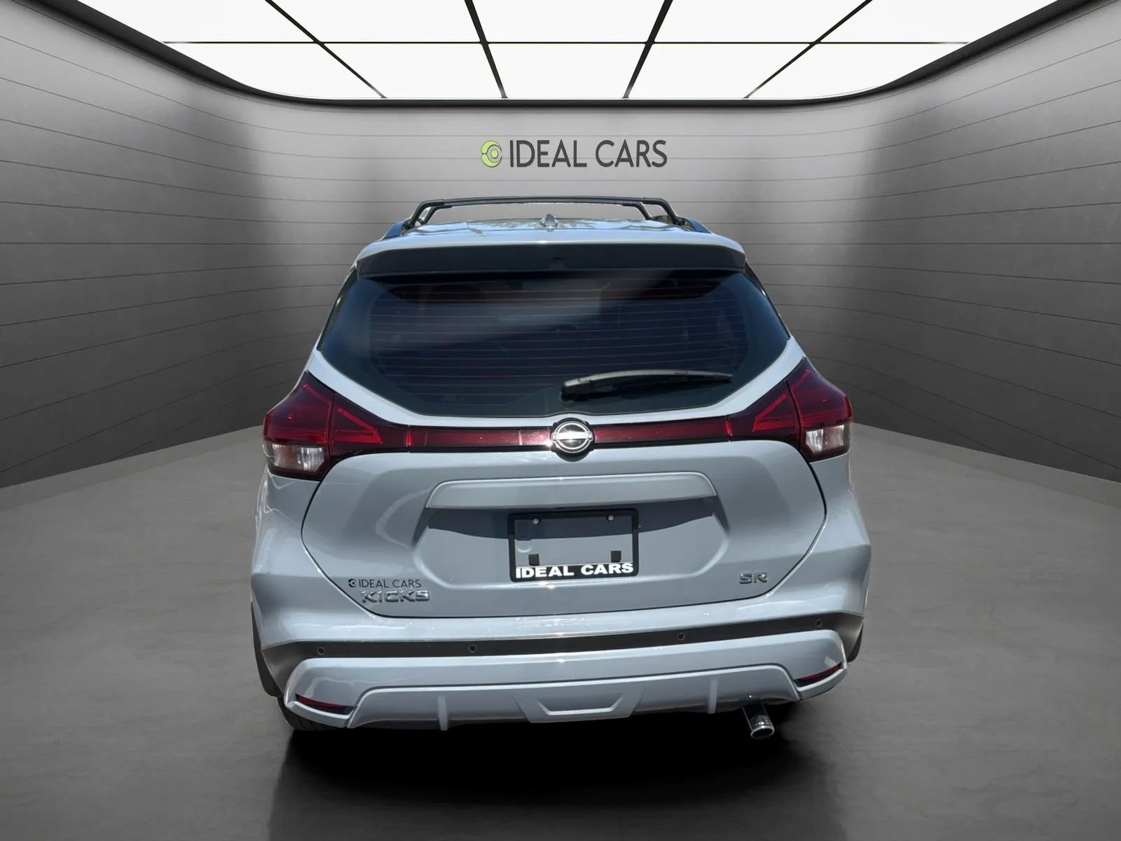 Used 2022 Nissan Kicks SR w/ Premium Package FWD image 7