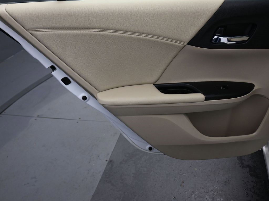 Used 2016 Honda Accord EX image 24