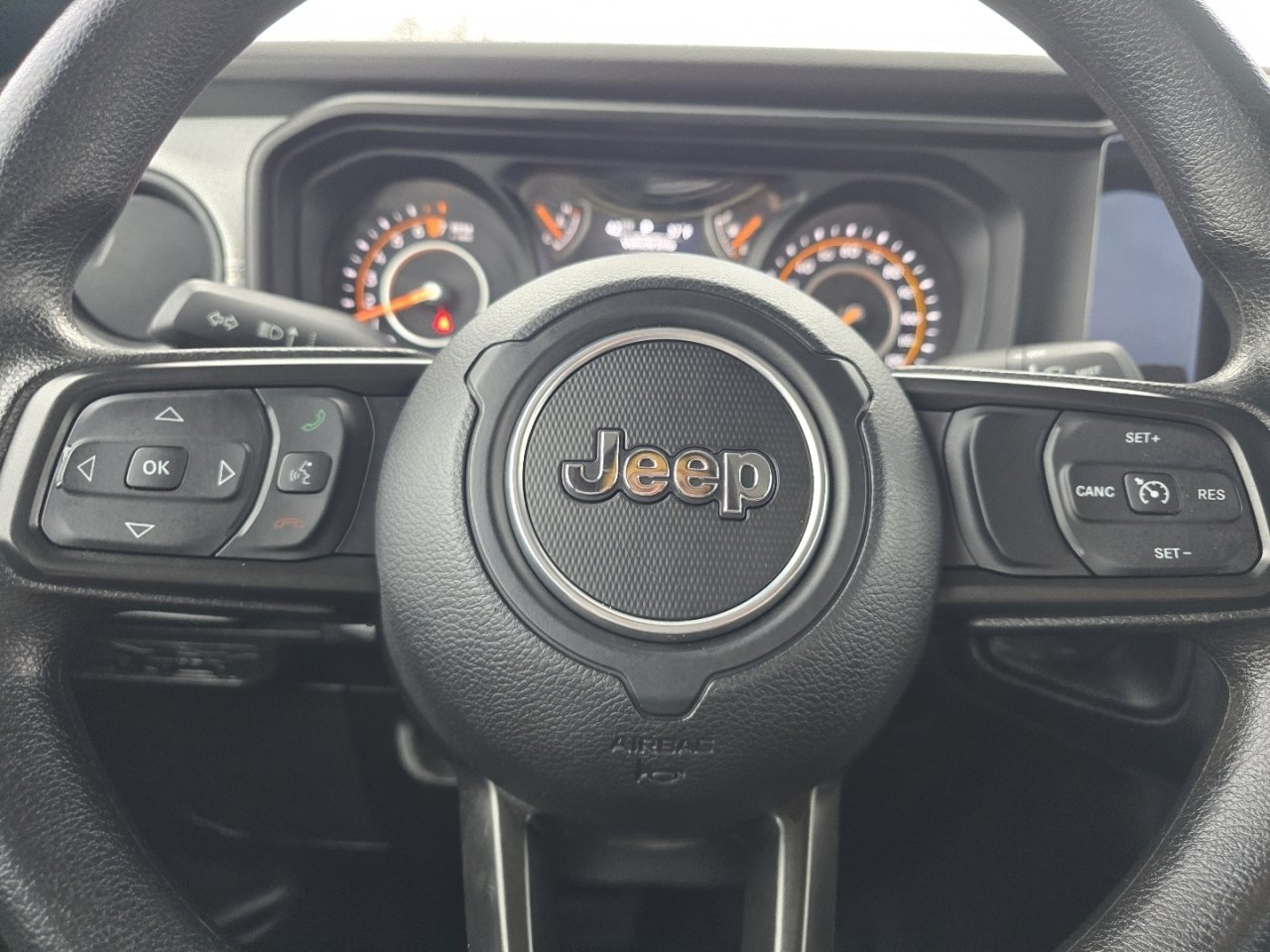 Used 2024 Jeep Gladiator Sport image 27