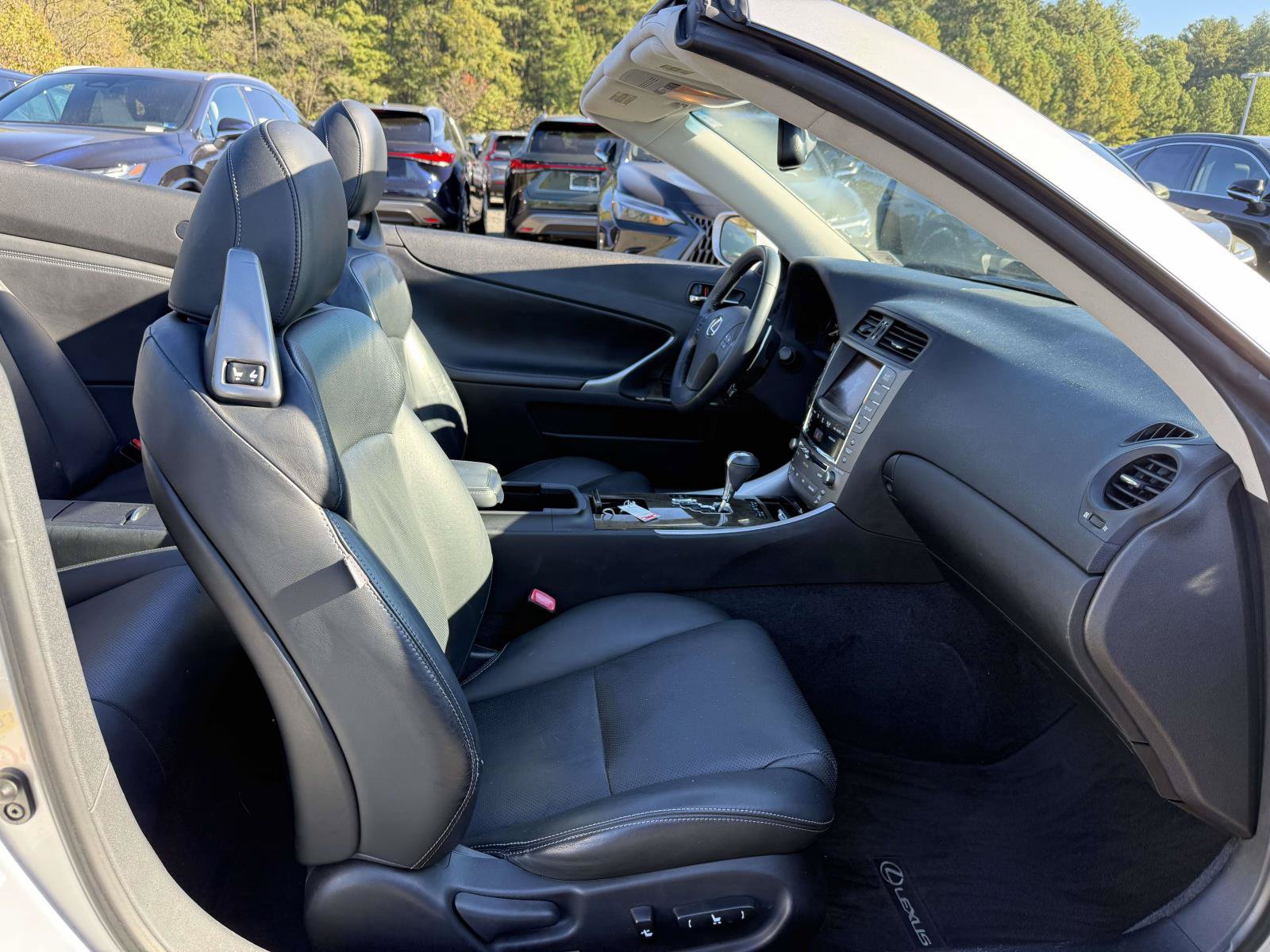 Used 2010 Lexus IS 350C RWD image 15