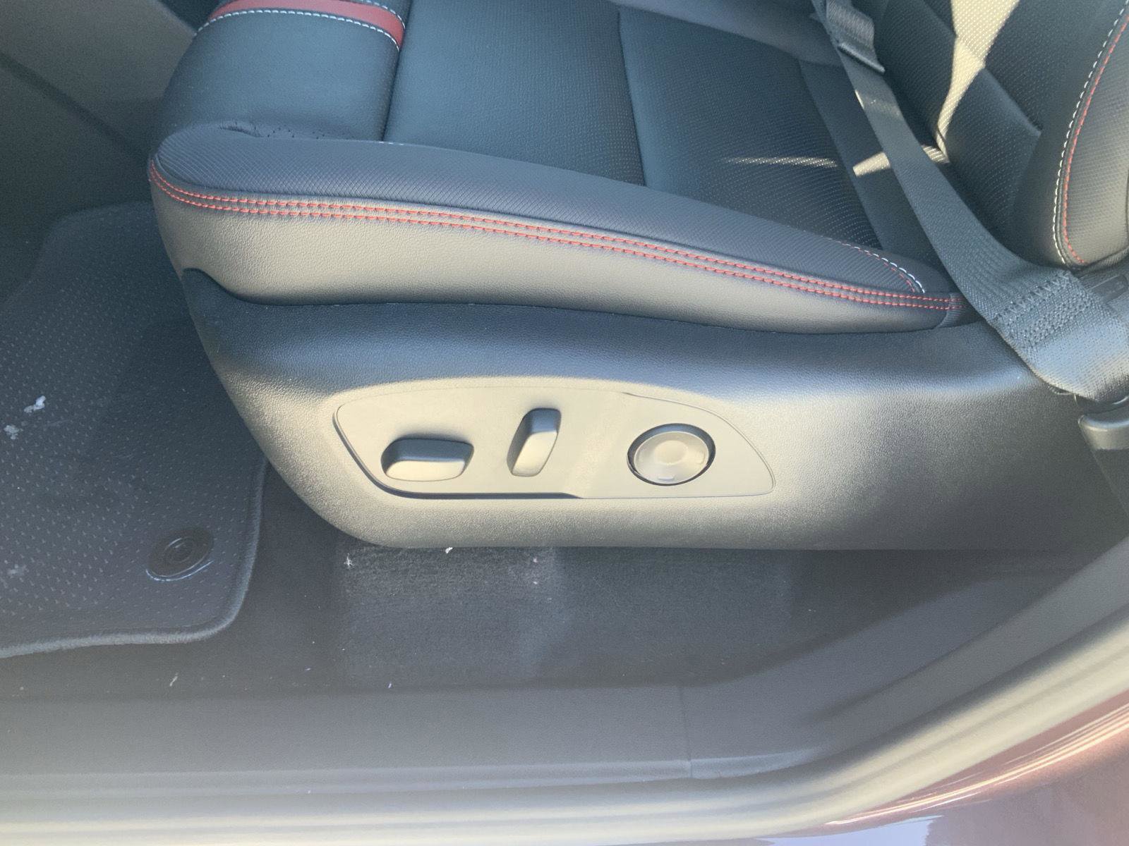 New 2026 Chevrolet Traverse RS w/ LPO, Floor Liner Package image 32