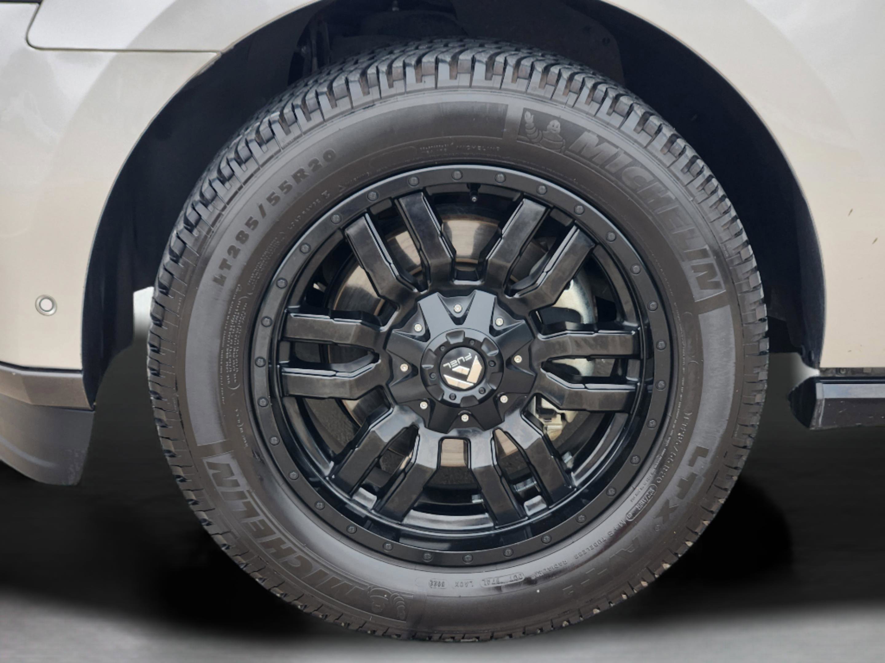 Used 2019 Ford Expedition Limited w/ Equipment Group 303A AWD/4WD image 39