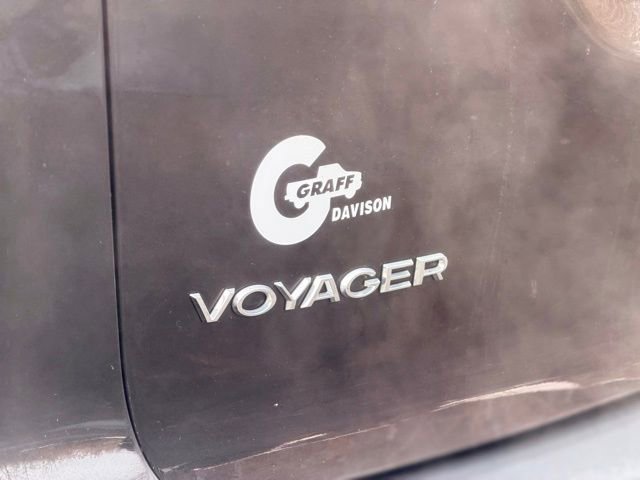 Used 2023 Chrysler Voyager LX image 29