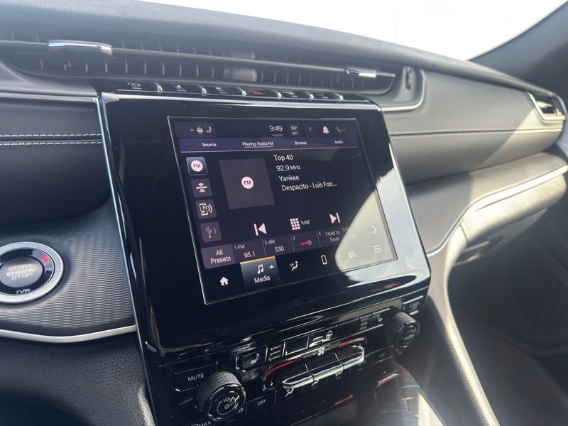 Used 2025 Jeep Grand Cherokee Altitude image 17