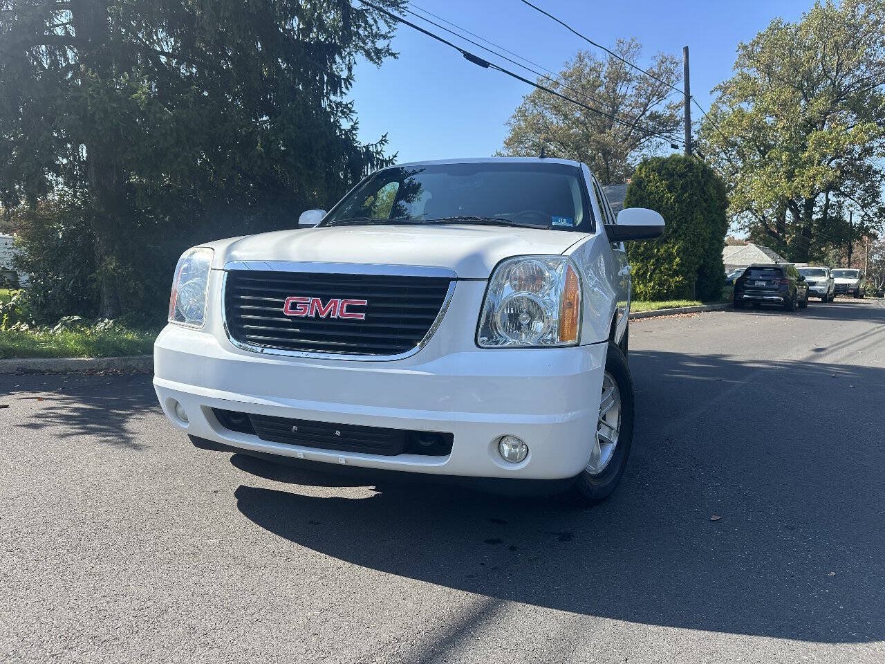 Used 2014 GMC Yukon SLT AWD/4WD image 2