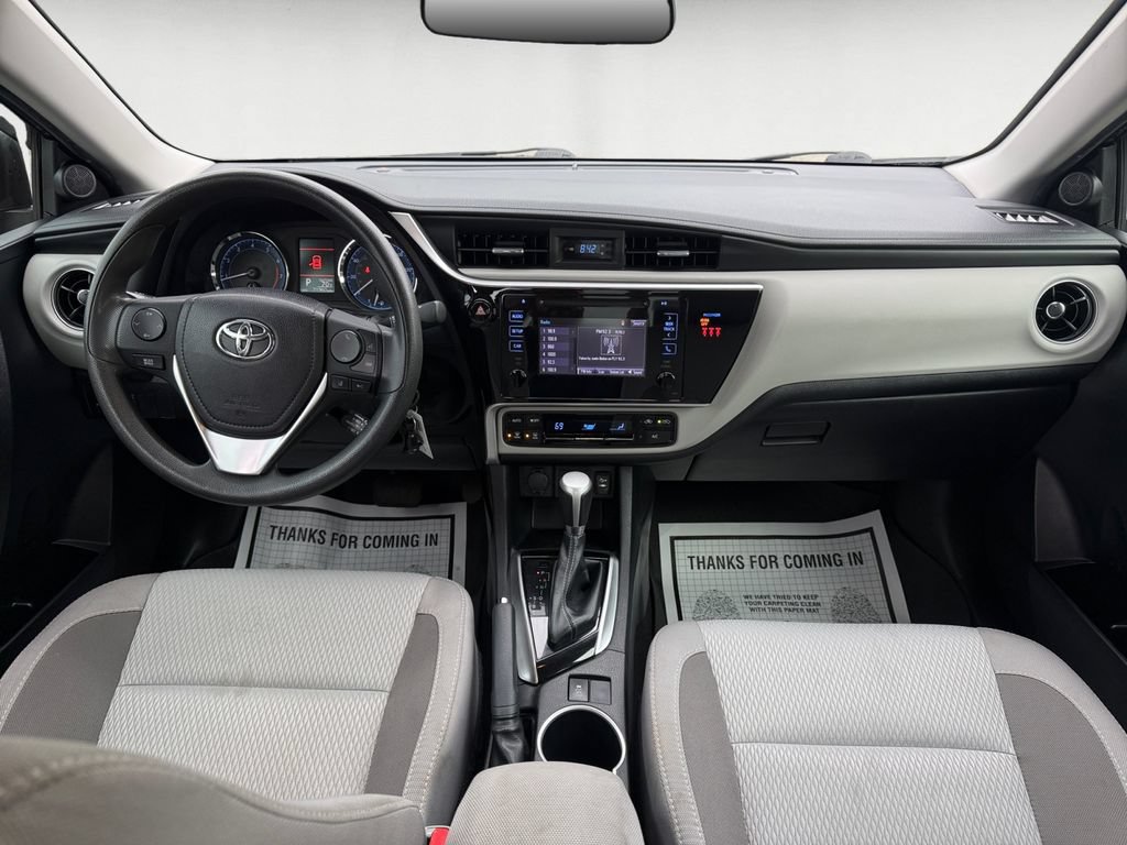 Used 2018 Toyota Corolla LE FWD image 11