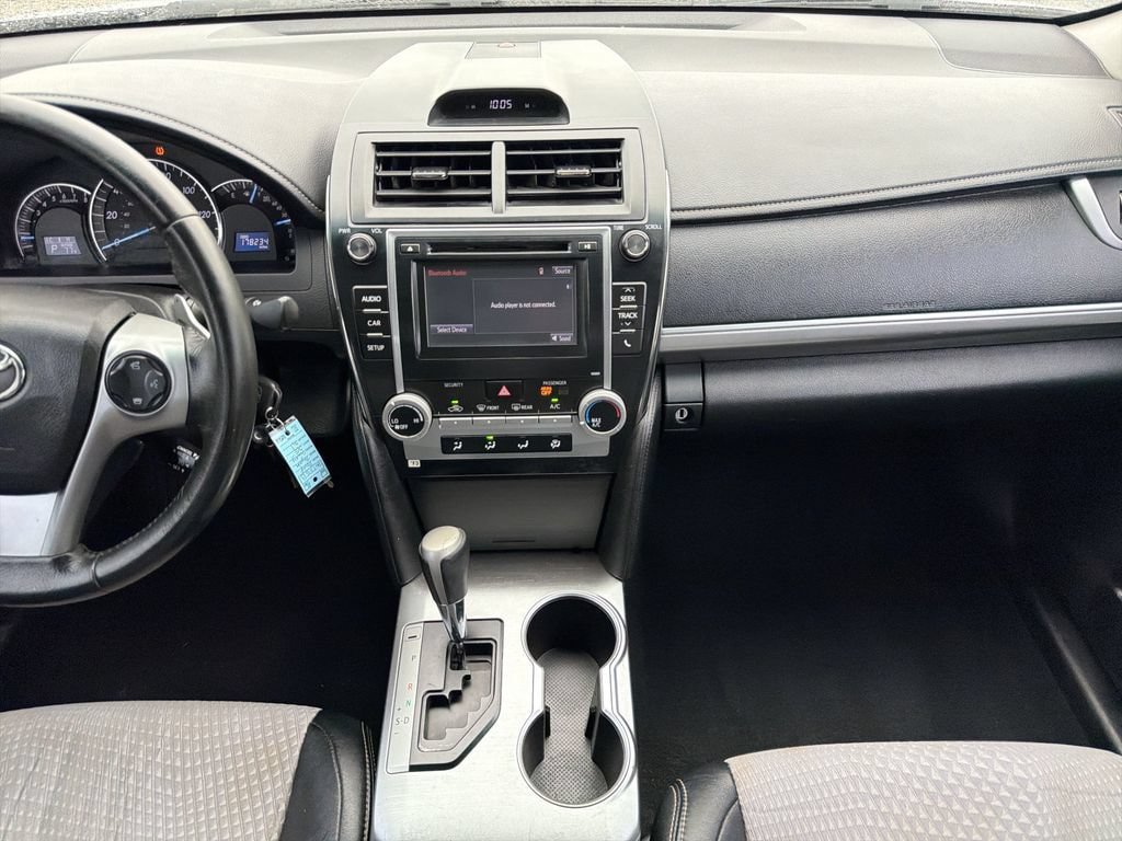 Used 2014 Toyota Camry SE FWD image 16