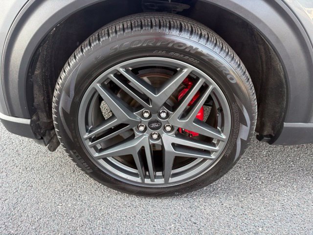 Used 2025 Ford Explorer ST AWD/4WD image 13